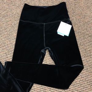 NWT Beyond Yoga crushed velvet leggings